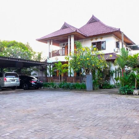 Friends Beach Hotel Kuta  Εξωτερικό φωτογραφία